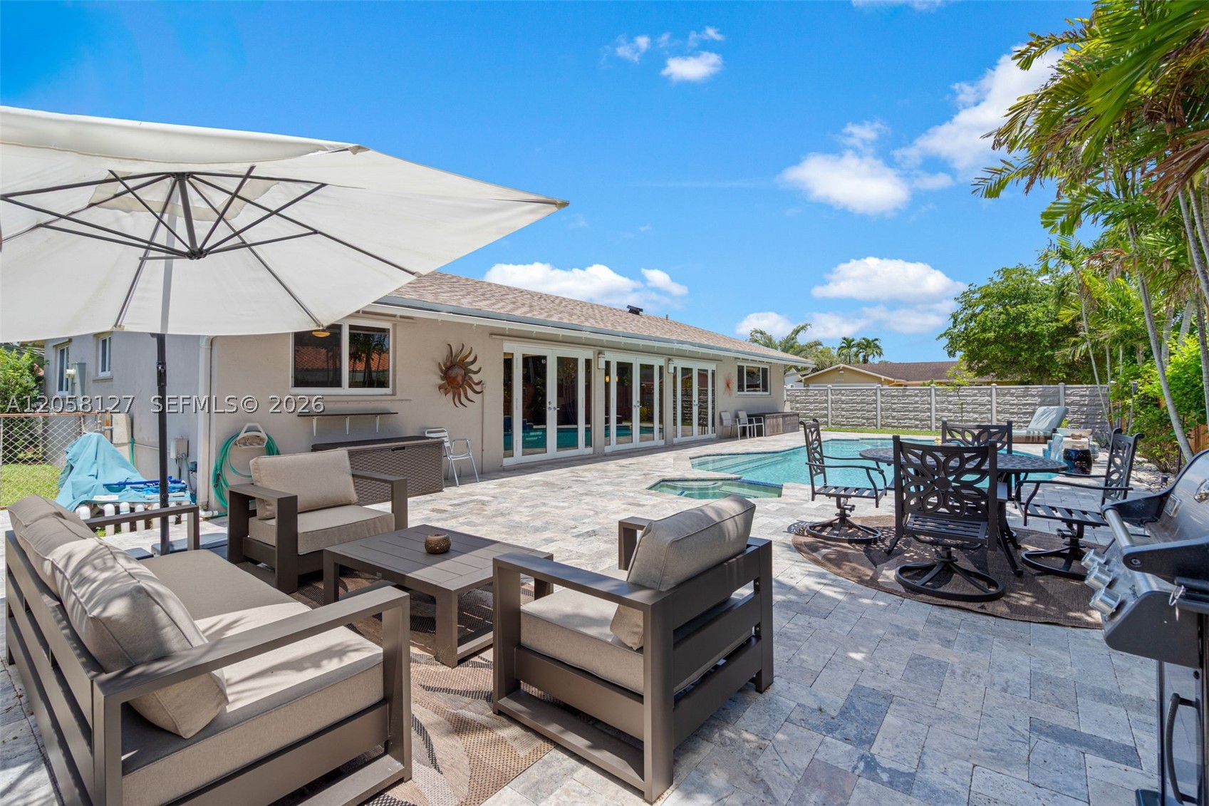 SHORES CALUSA - Residential
