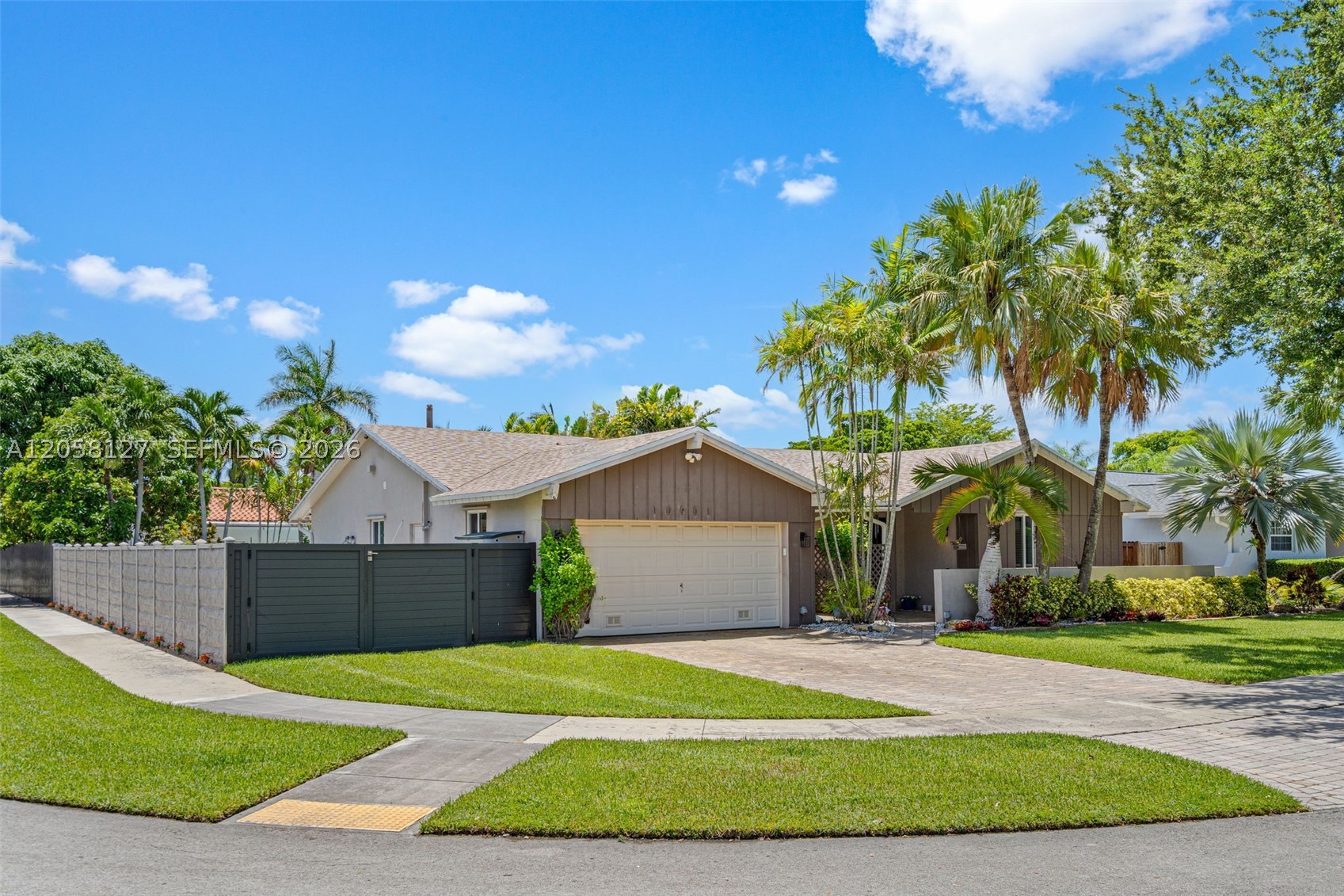 SHORES CALUSA - Residential