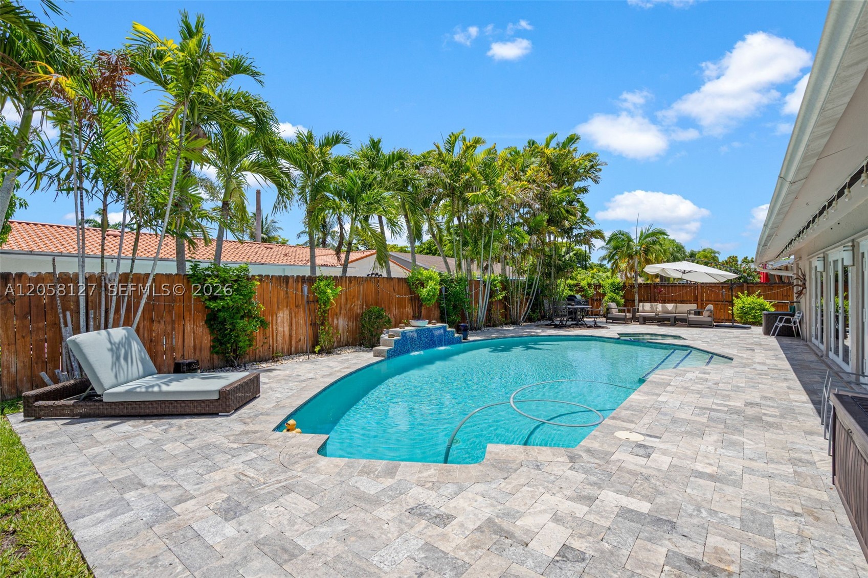 SHORES CALUSA - Residential