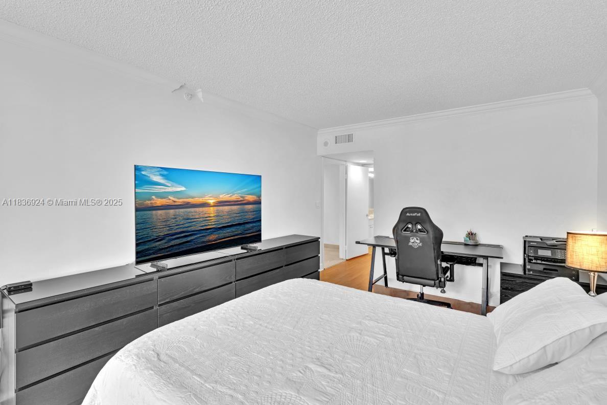 CHAMPLAIN TOWERS EAST CON - Residential
