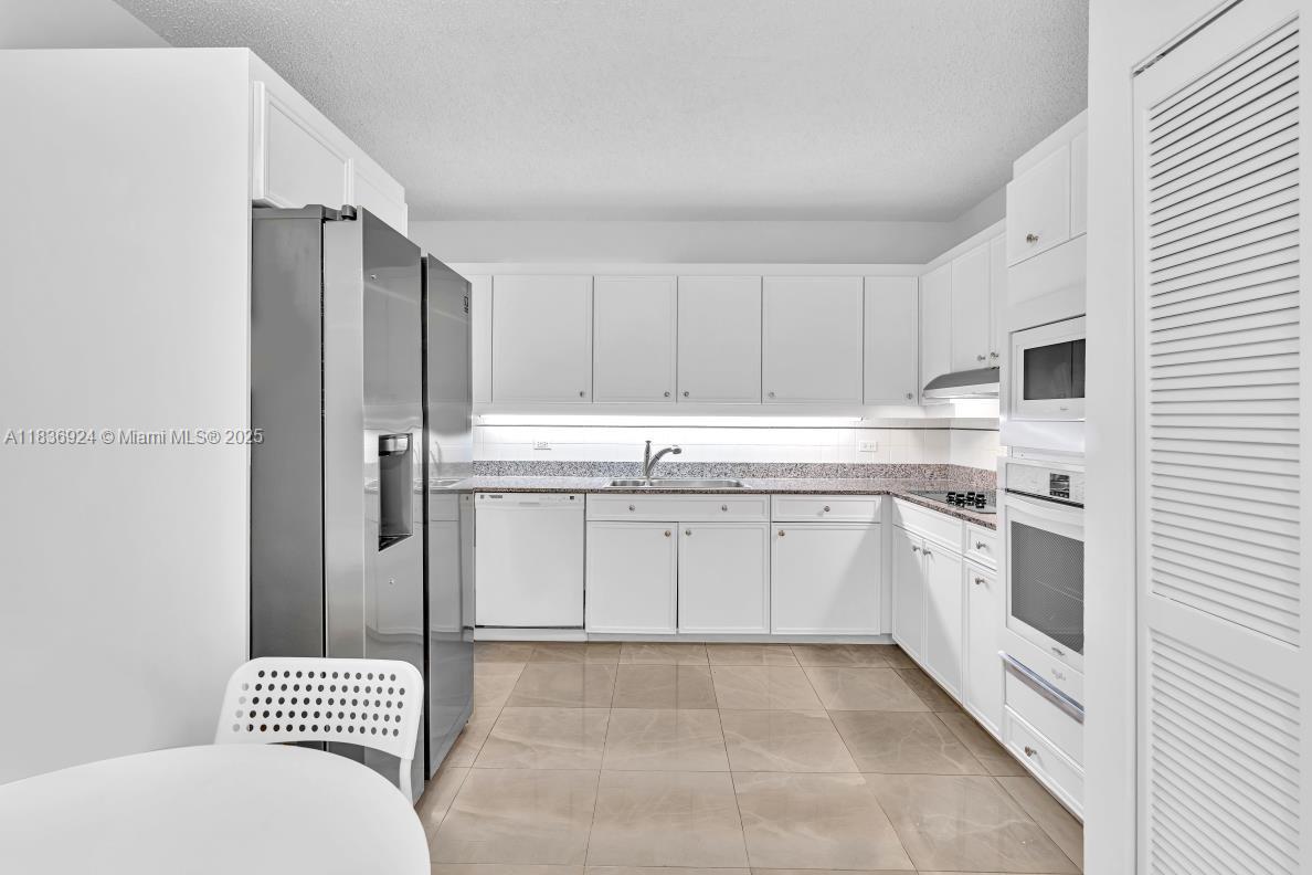 CHAMPLAIN TOWERS EAST CON - Residential