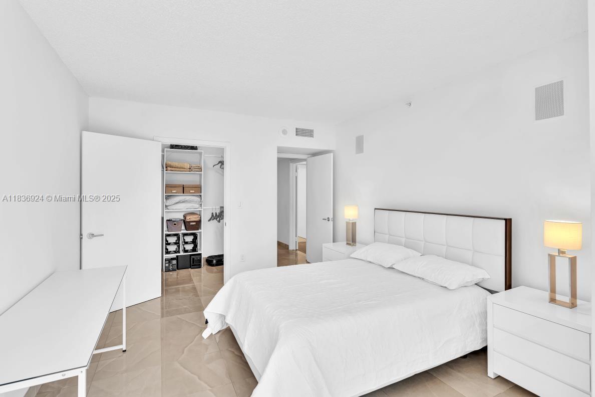 CHAMPLAIN TOWERS EAST CON - Residential