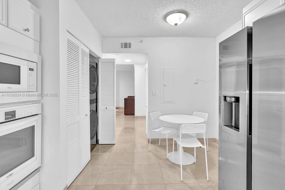 CHAMPLAIN TOWERS EAST CON - Residential