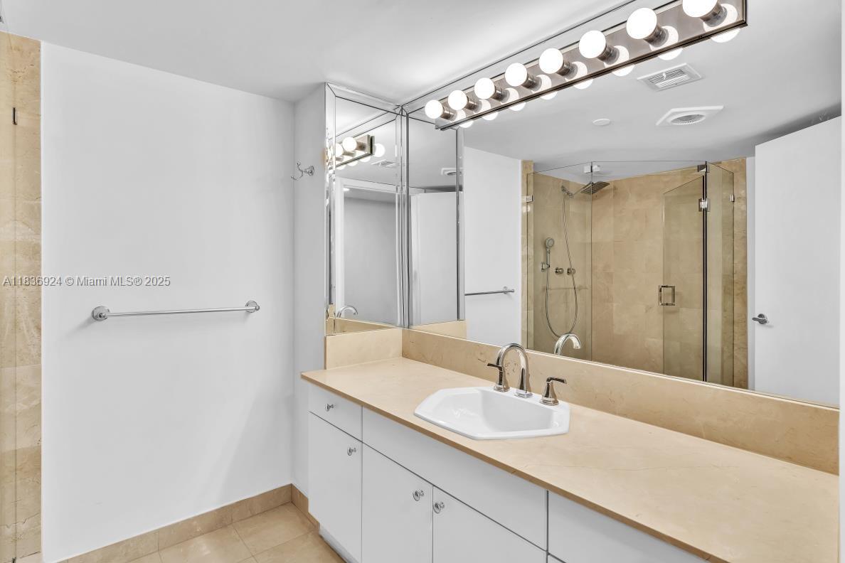CHAMPLAIN TOWERS EAST CON - Residential
