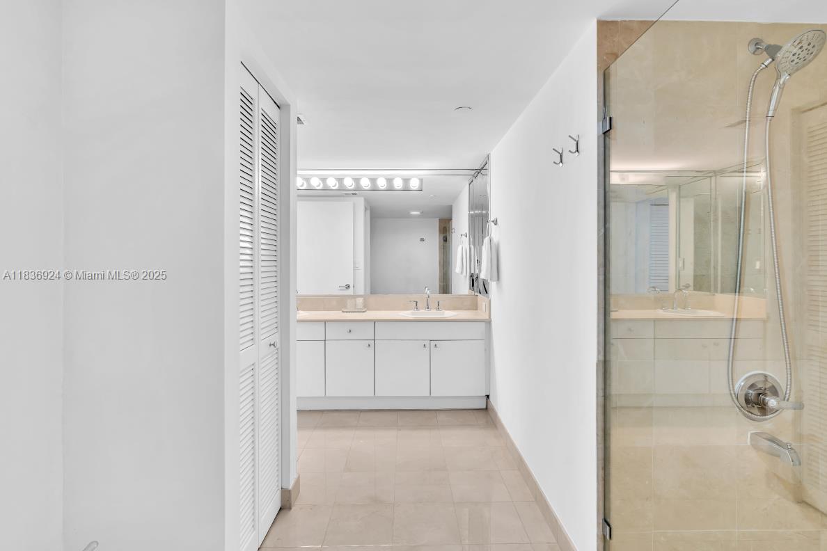 CHAMPLAIN TOWERS EAST CON - Residential