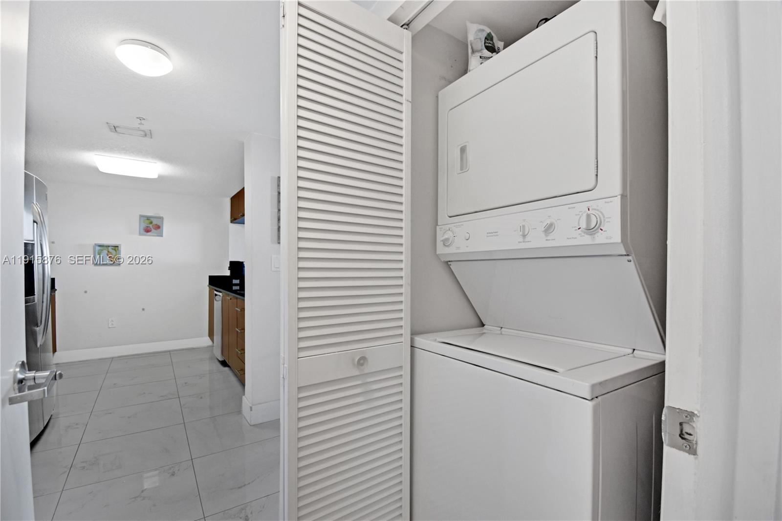 1800 CLUB CONDO - Residential