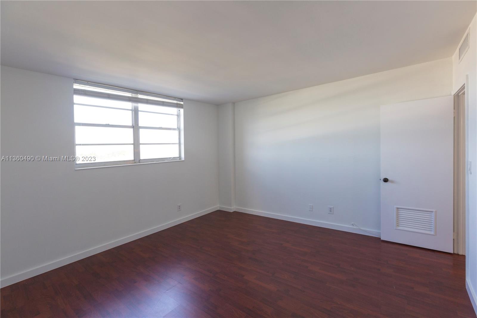 GABLES WATERWAY TOWERS CO - Residential Lease