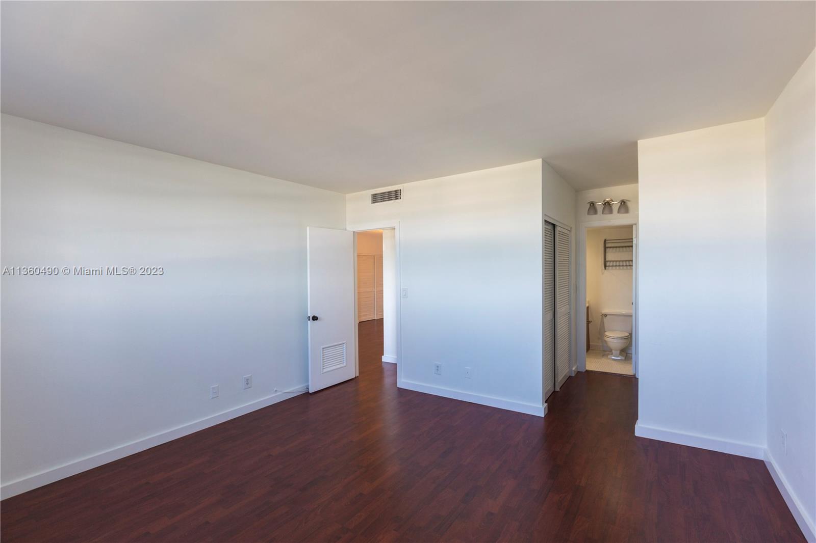 GABLES WATERWAY TOWERS CO - Residential Lease