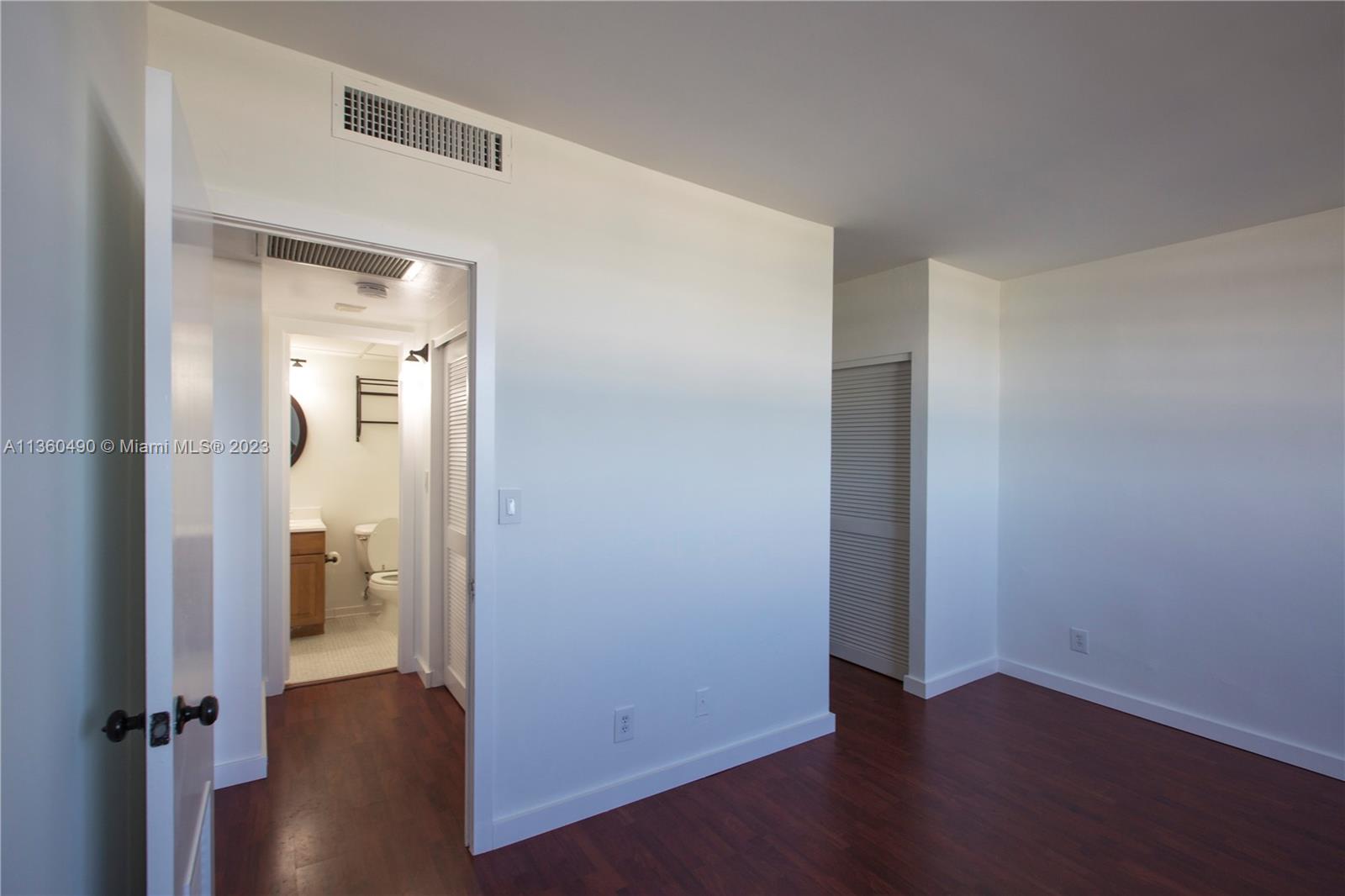 GABLES WATERWAY TOWERS CO - Residential Lease