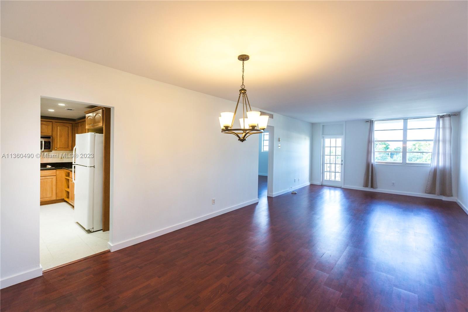 GABLES WATERWAY TOWERS CO - Residential Lease