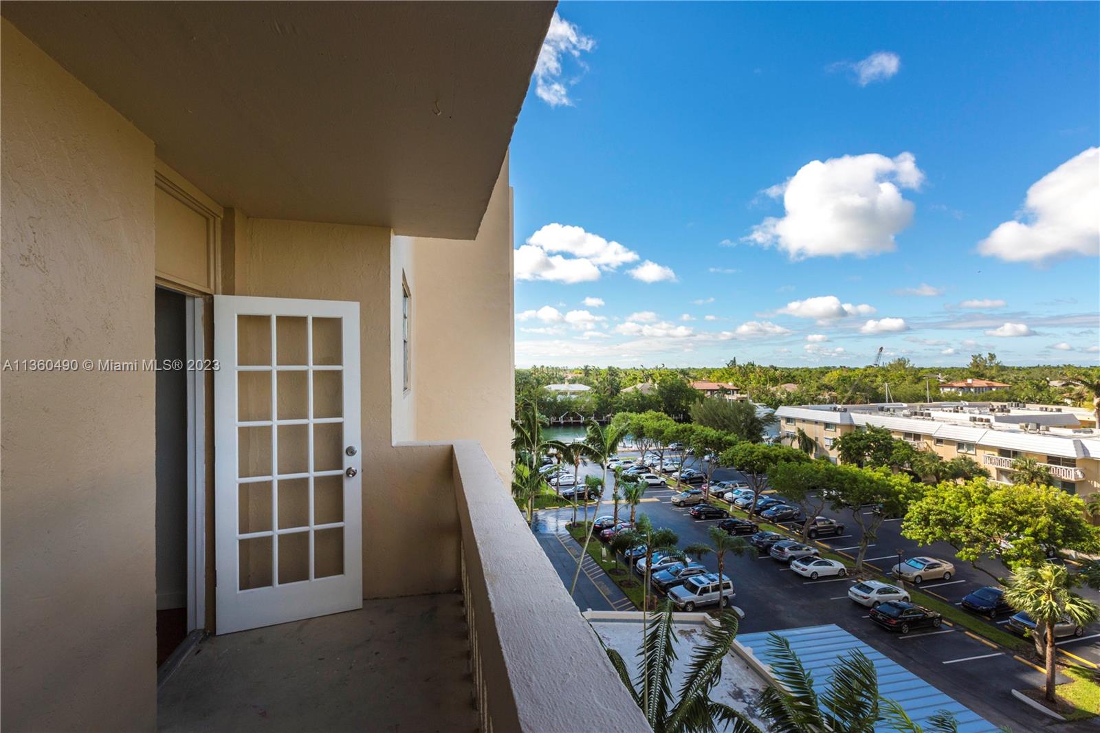 GABLES WATERWAY TOWERS CO - Residential Lease