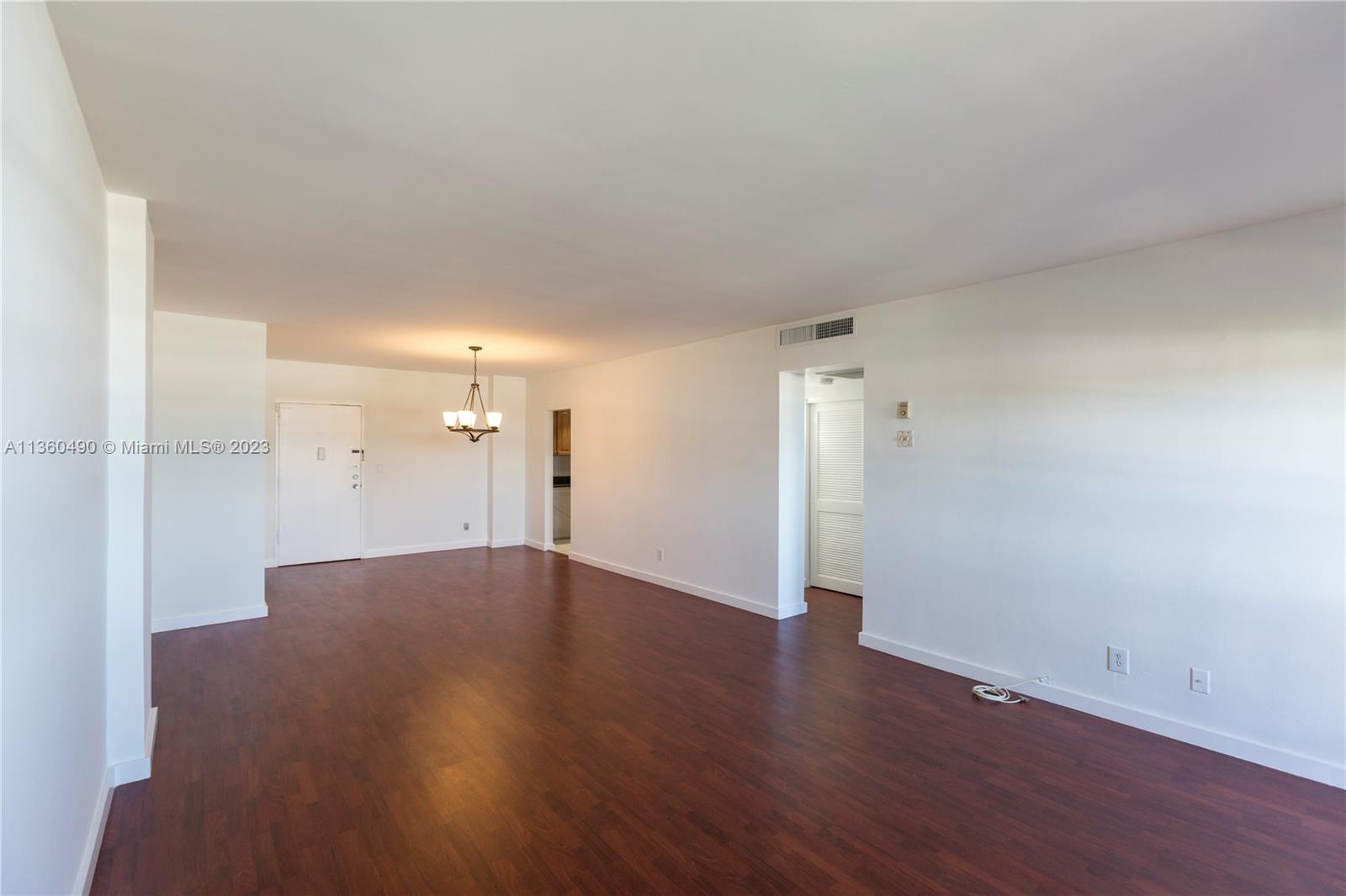 GABLES WATERWAY TOWERS CO - Residential Lease