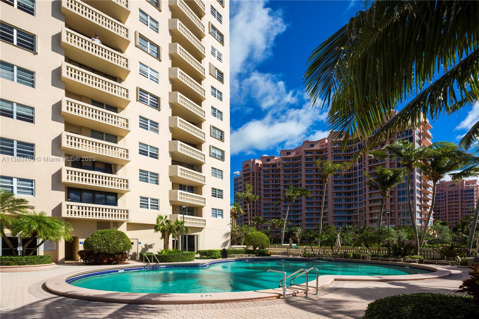 GABLES WATERWAY TOWERS CO - Residential Lease