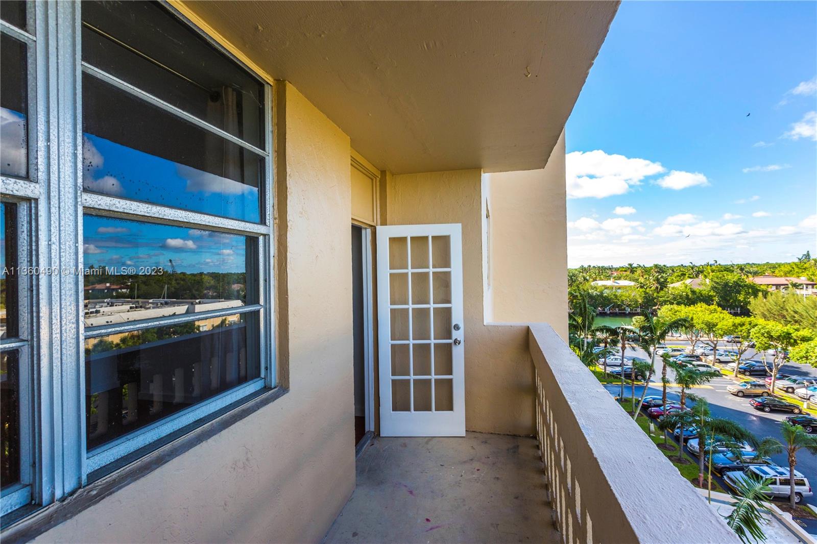 GABLES WATERWAY TOWERS CO - Residential Lease