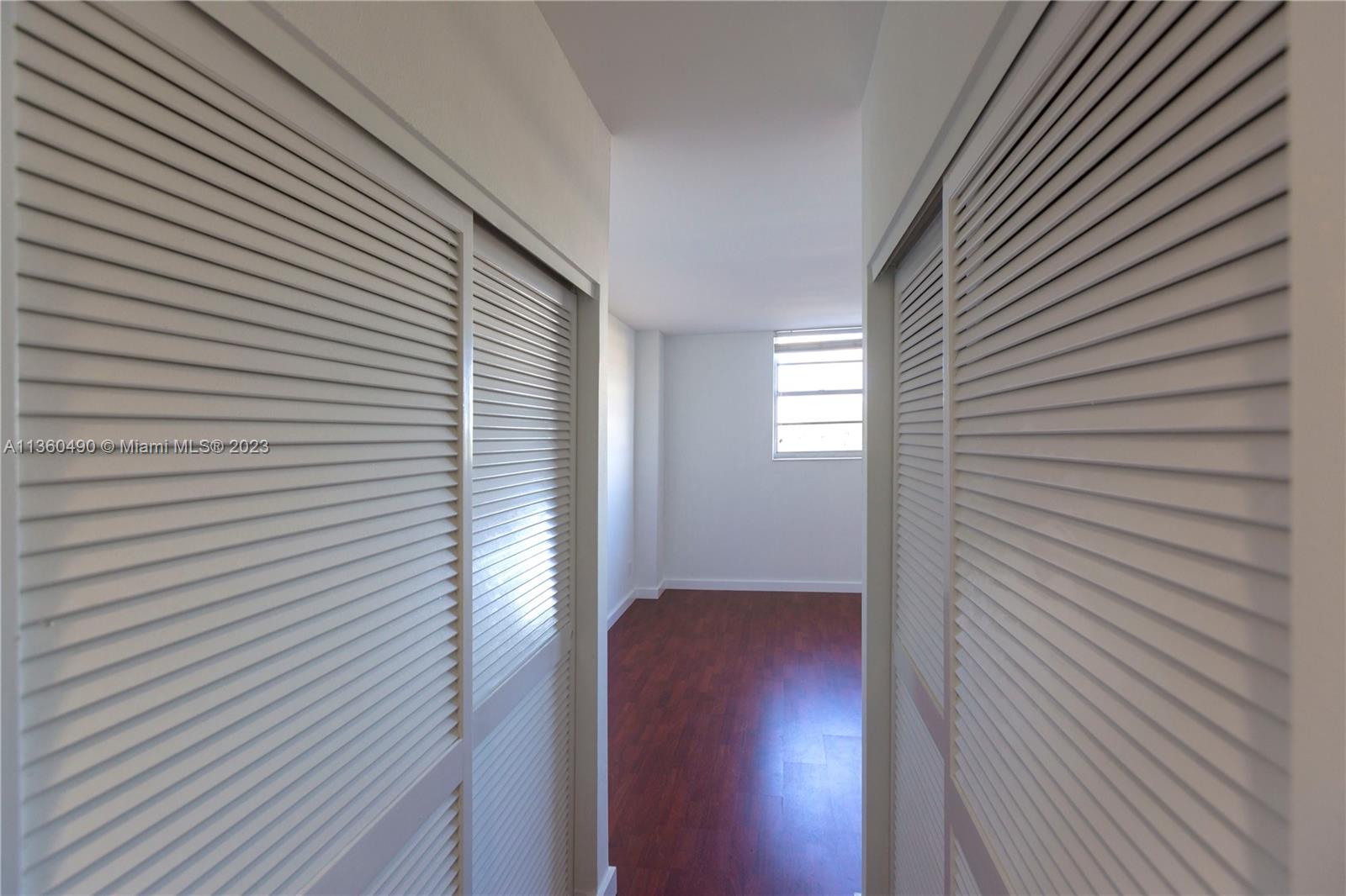 GABLES WATERWAY TOWERS CO - Residential Lease