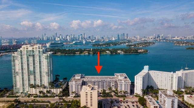 This stunning luxury Italian designed apartment unit recently remodeled 2/2 large . Large living room, new renovated kitchen with stainless steel appliances. Master bedroom suite and guest bedroom decorated very tastefully and a bathroom with a dreaming shower. private balcony overlooking an oasis of tropical palms. 2 Parking Spaces + opportunity for 30' Boat Slip Upon Availability ... Amenities: Gym, Meeting Room with Wi-Fi, Pool and, Hot Tub and Barbecue Cooking space. Trendy walkable neighborhood with new park will be done in 2022. Miami Beach Marina walk to South 5th and Fisher Island
 Available Feb 1, 2022


Price is for a year rental, 6 months 
Tenant occupied.
48h notice