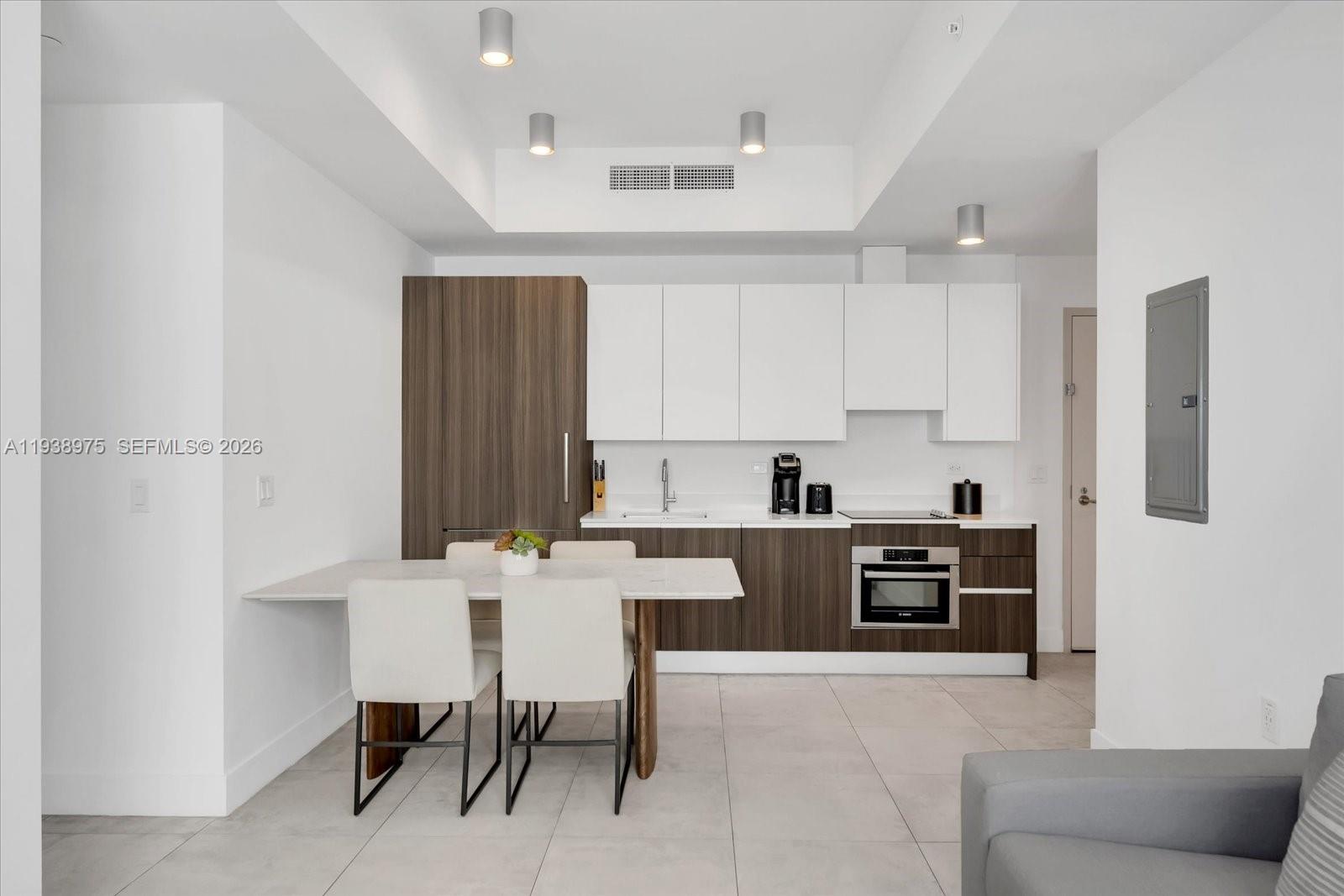 Exclusive 1 Bedroom + Den / 1 Bathroom residence at Smart Brickell I, a modern condo-hotel located in the heart of Brickell. Offered fully furnished and designed for flexibility, allowing both personal use and short-term rental opportunities. The unit is eligible for daily rentals through Airbnb and similar platforms, subject to building rules and applicable regulations. Owners may self-manage or optionally participate in the Habitat Hotel Program, which offers a fixed guaranteed return under specific terms and conditions. The building features resort-style amenities and is located steps from Brickell City Centre and Mary Brickell Village, in one of Miami’s most walkable and high-demand urban areas.