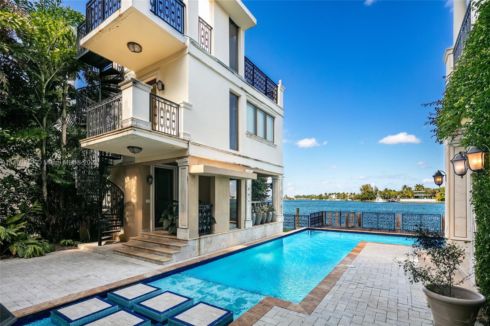 HIBISCUS ISLAND - Residential