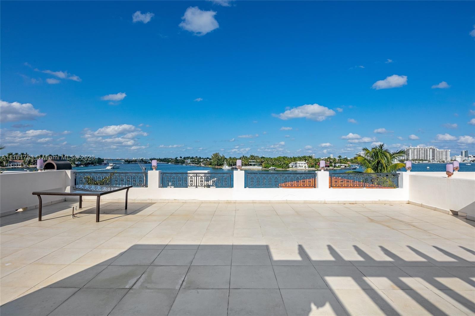 HIBISCUS ISLAND - Residential