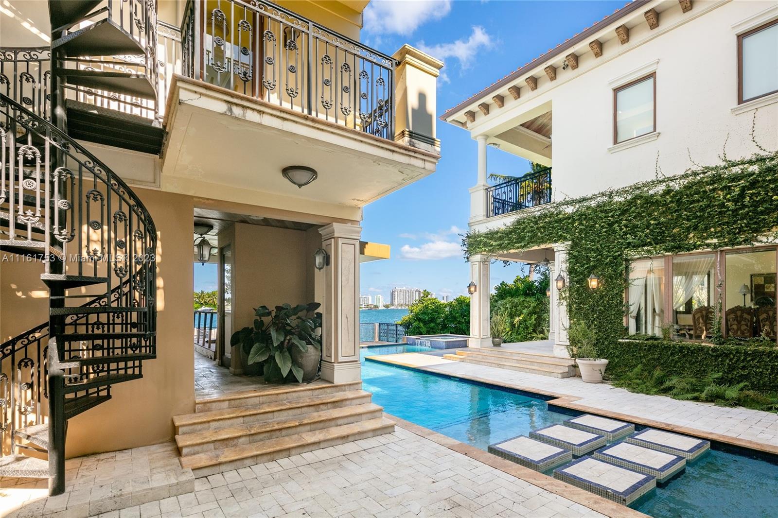 HIBISCUS ISLAND - Residential