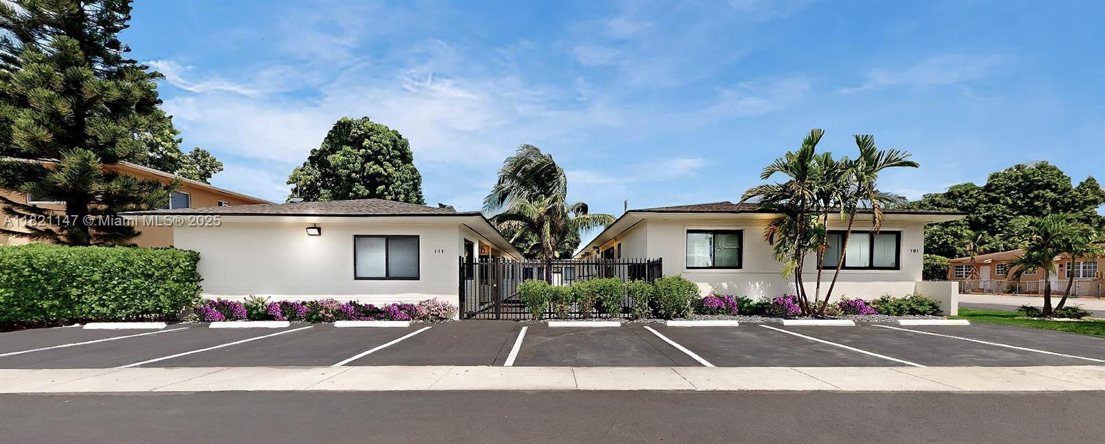 STUDIO ADDN TO TOWN OF HI - Residential Lease