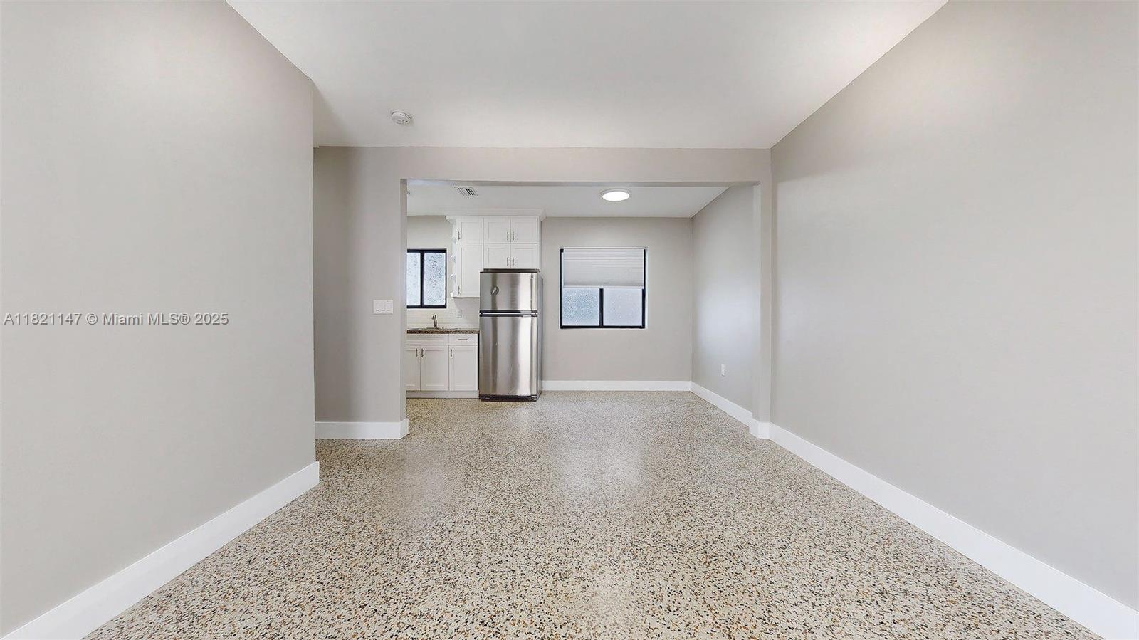 STUDIO ADDN TO TOWN OF HI - Residential Lease
