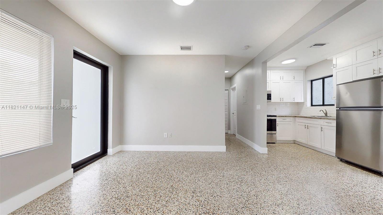 STUDIO ADDN TO TOWN OF HI - Residential Lease