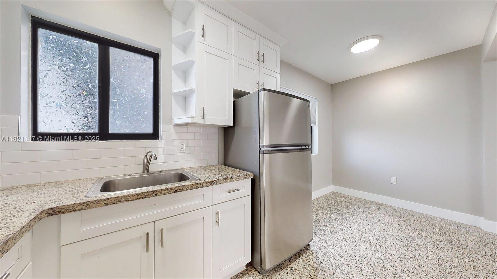 STUDIO ADDN TO TOWN OF HI - Residential Lease