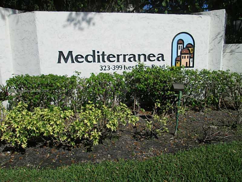 BEAUTIFUL, VERY SAPACIOUS , LIGHT & BRIGHT 2/2 SPLIT PLAN VILLA. BIG EAT-IN KITCHEN. LARGE MASTER BEDROOM WITH A HUGE WALK-IN CLOSET. VAULTED CEILING, UTILITY ROOM WITH A FULL SIZE WASHER & DRYER. 
GOOD FOR INVESTORS CAN BE RENTED RIGHT AWAY.
GATED COMMUNITY WITH A RESORT STYLE POOL AREA BESIDE A WIDE LAKE.
CONVENIENTLY LOCATED TO MAJOR ROADS, AVENTURA & SHOPPING.