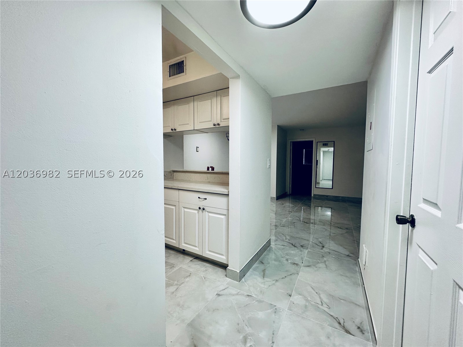 LAKEVIEW AT HAMMOCKS COND - Residential Lease