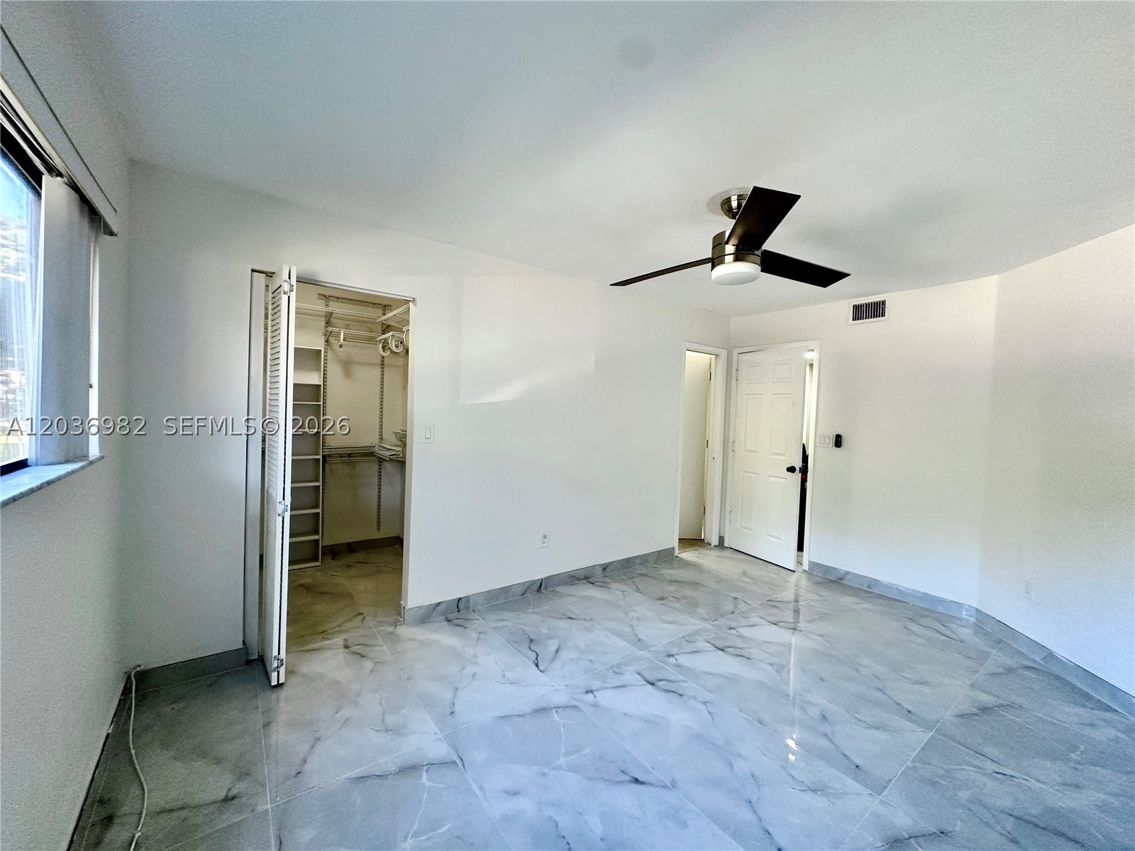 LAKEVIEW AT HAMMOCKS COND - Residential Lease