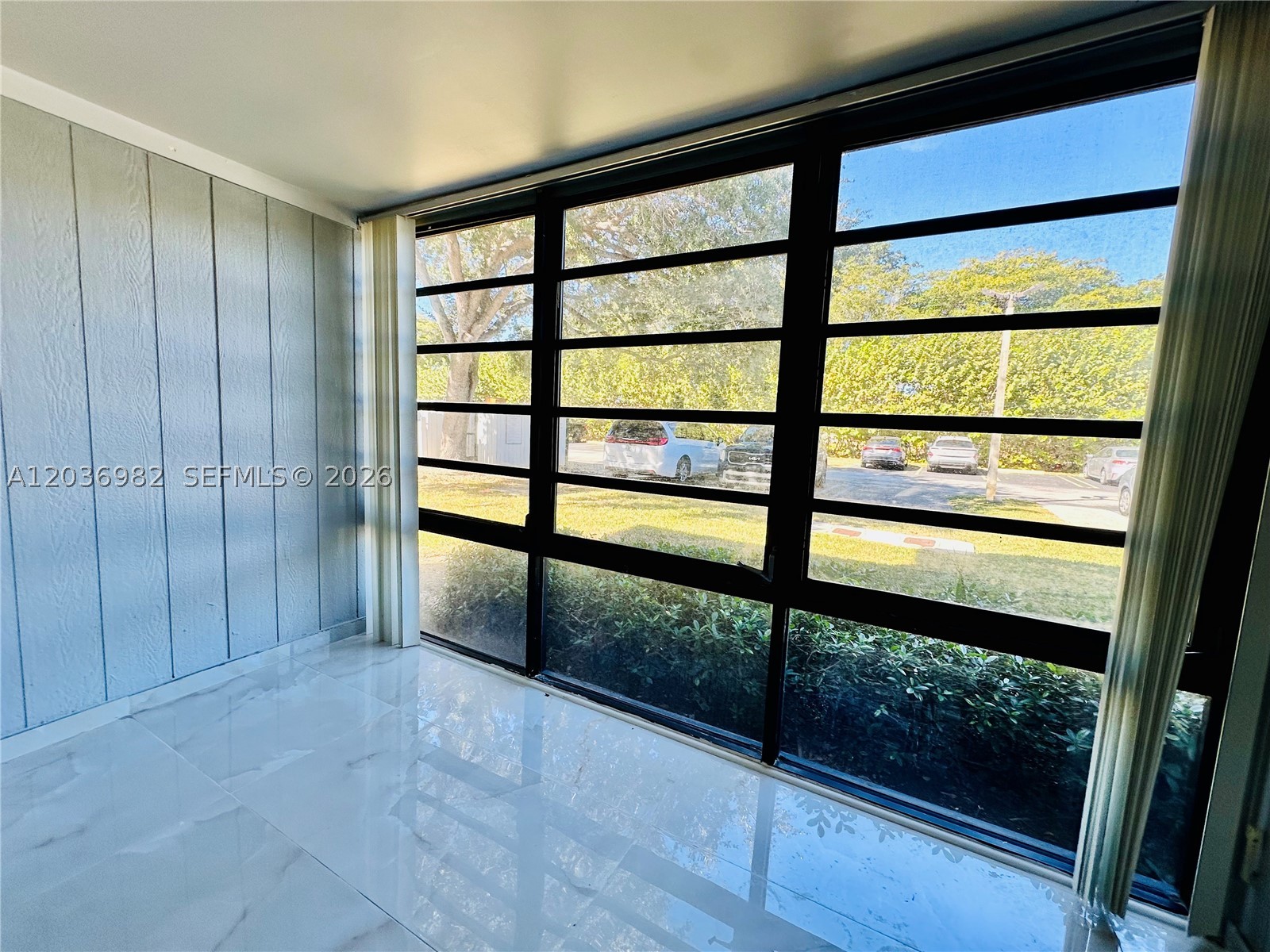 LAKEVIEW AT HAMMOCKS COND - Residential Lease