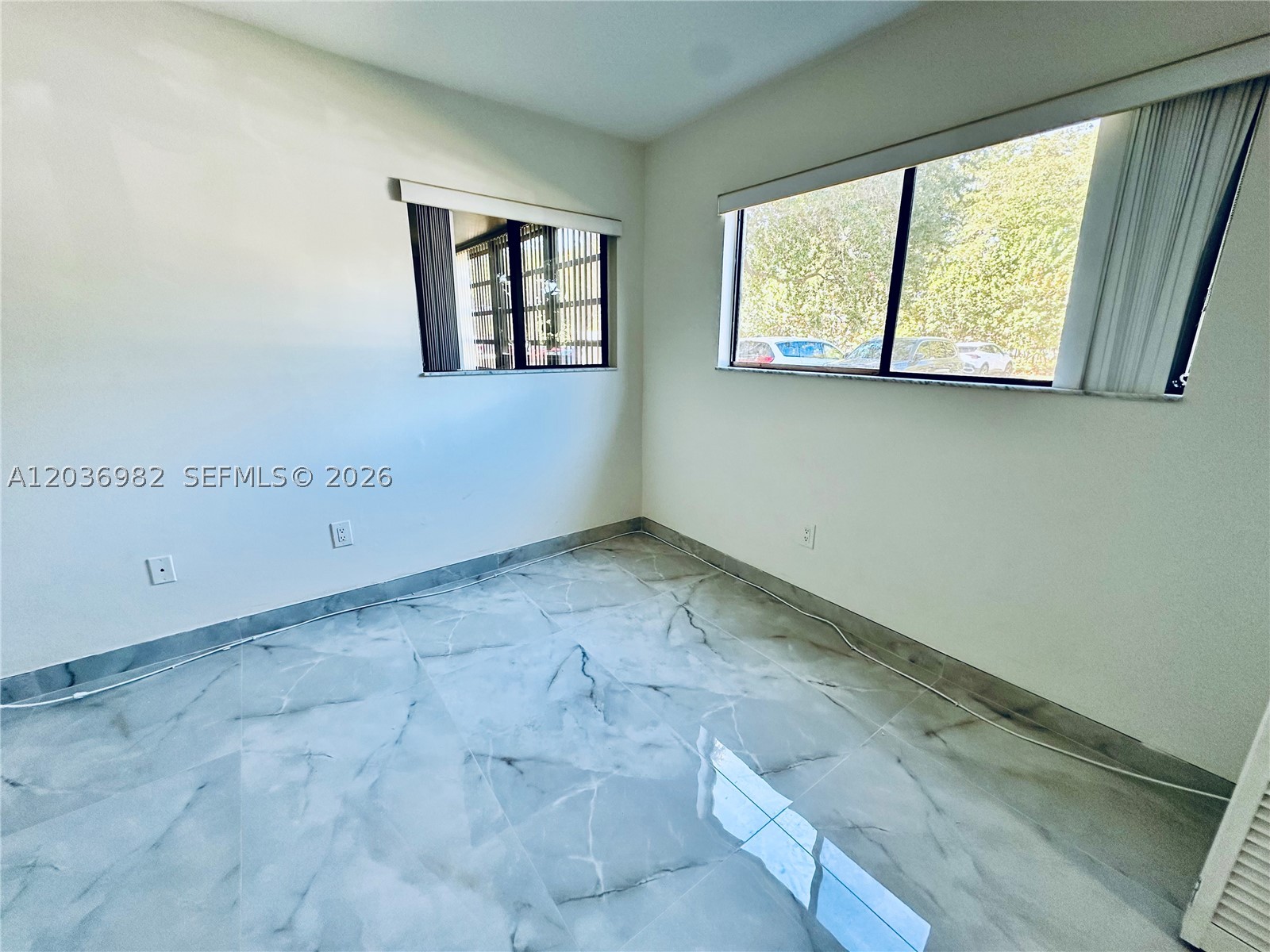 LAKEVIEW AT HAMMOCKS COND - Residential Lease