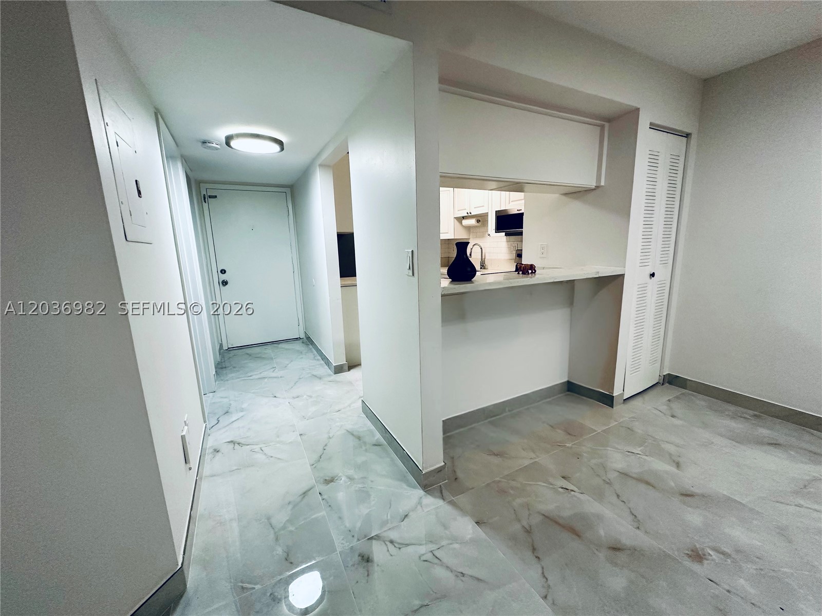 LAKEVIEW AT HAMMOCKS COND - Residential Lease