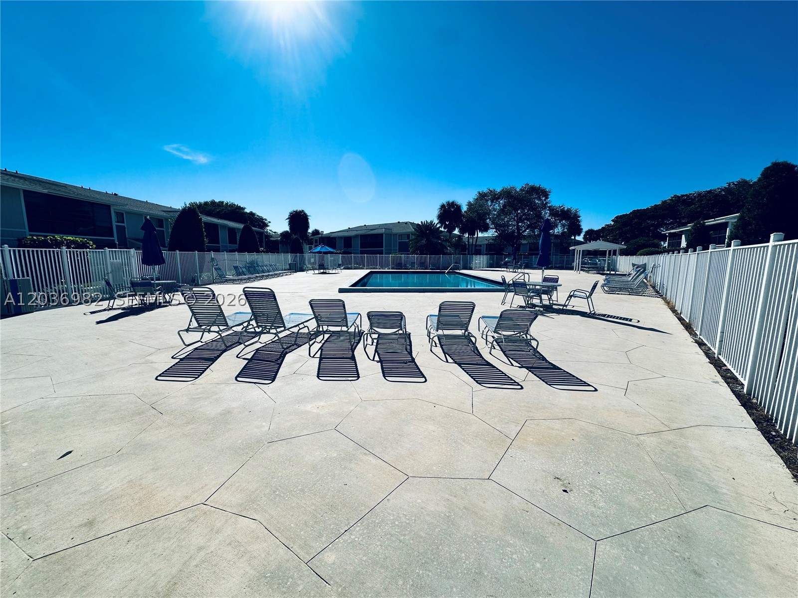 LAKEVIEW AT HAMMOCKS COND - Residential Lease