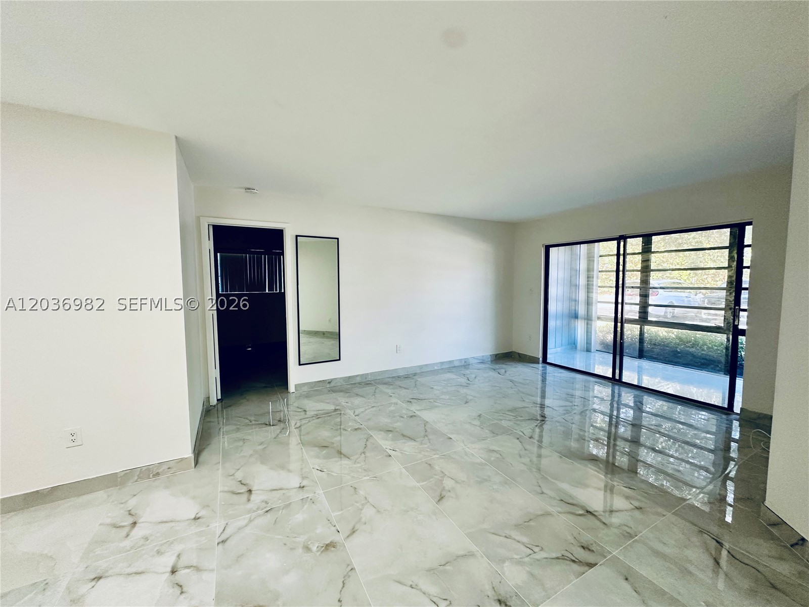 LAKEVIEW AT HAMMOCKS COND - Residential Lease