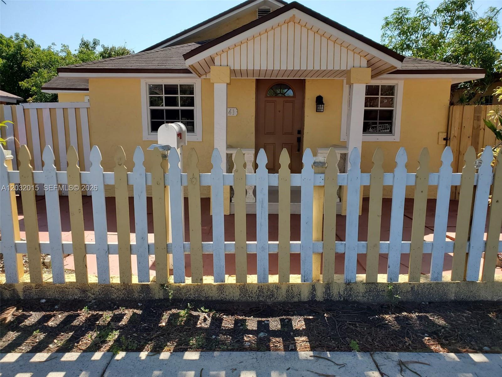 WONDERFUL HOME FOR RENT THIS WONT LAST! 5 MIN FROM DOWNTOWN MIAMI. 12 MIN TO MIAMI AIRPORT, 10 MIN TO MAIN HOSPITALS, ONE BLACK WEST OF MIAMI SHORES CALL NOW THIS WONT LAST!