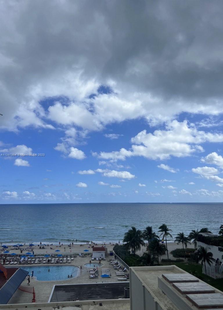 THE AVENTURA BEACH CLUB C - Residential