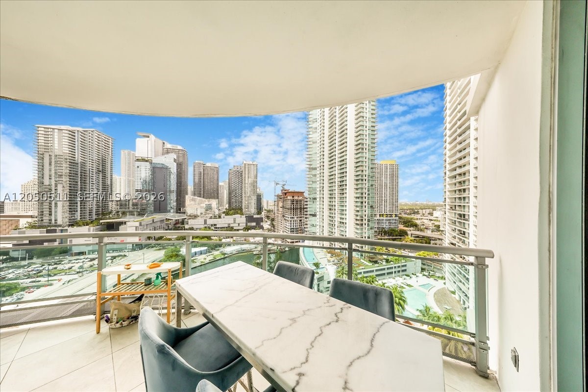 WIND CONDO - Residential