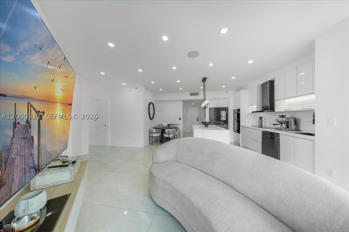 WIND CONDO - Residential