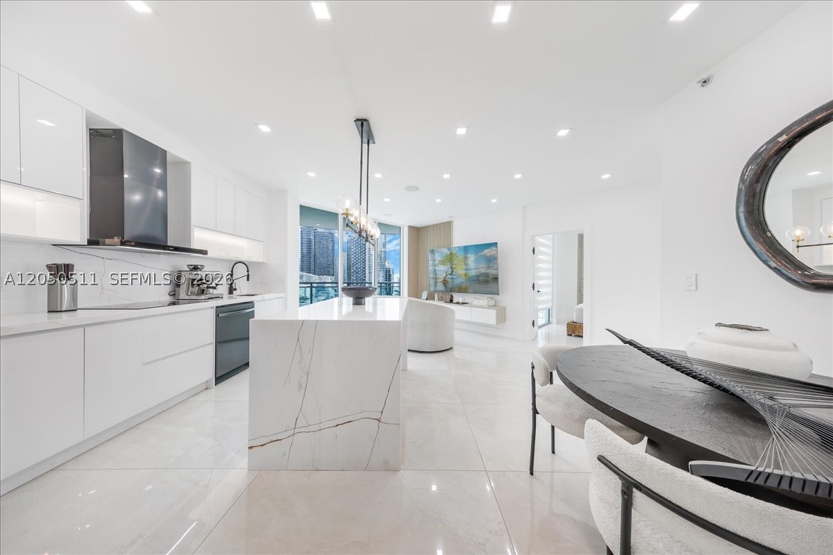 WIND CONDO - Residential