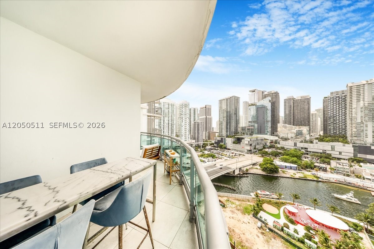 WIND CONDO - Residential
