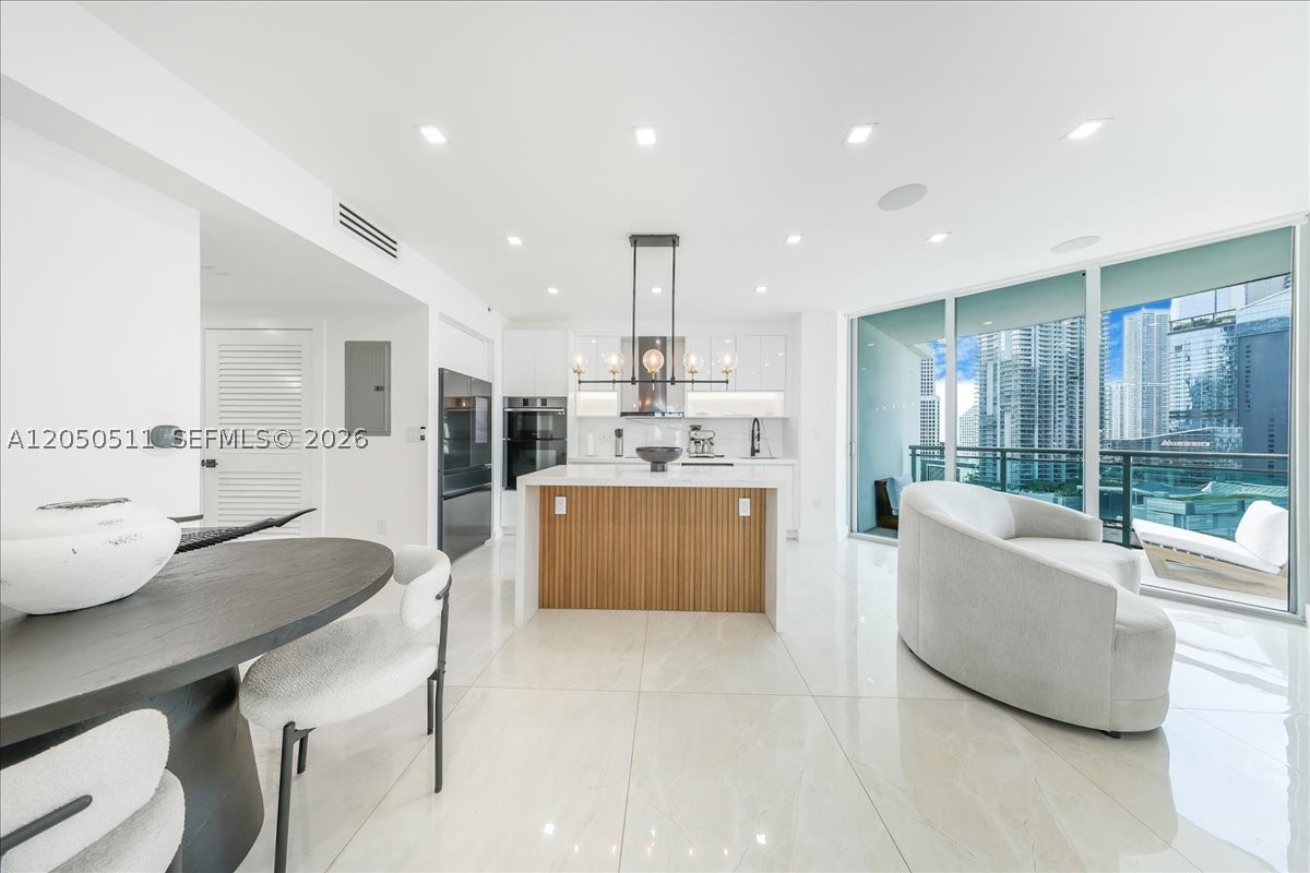 WIND CONDO - Residential
