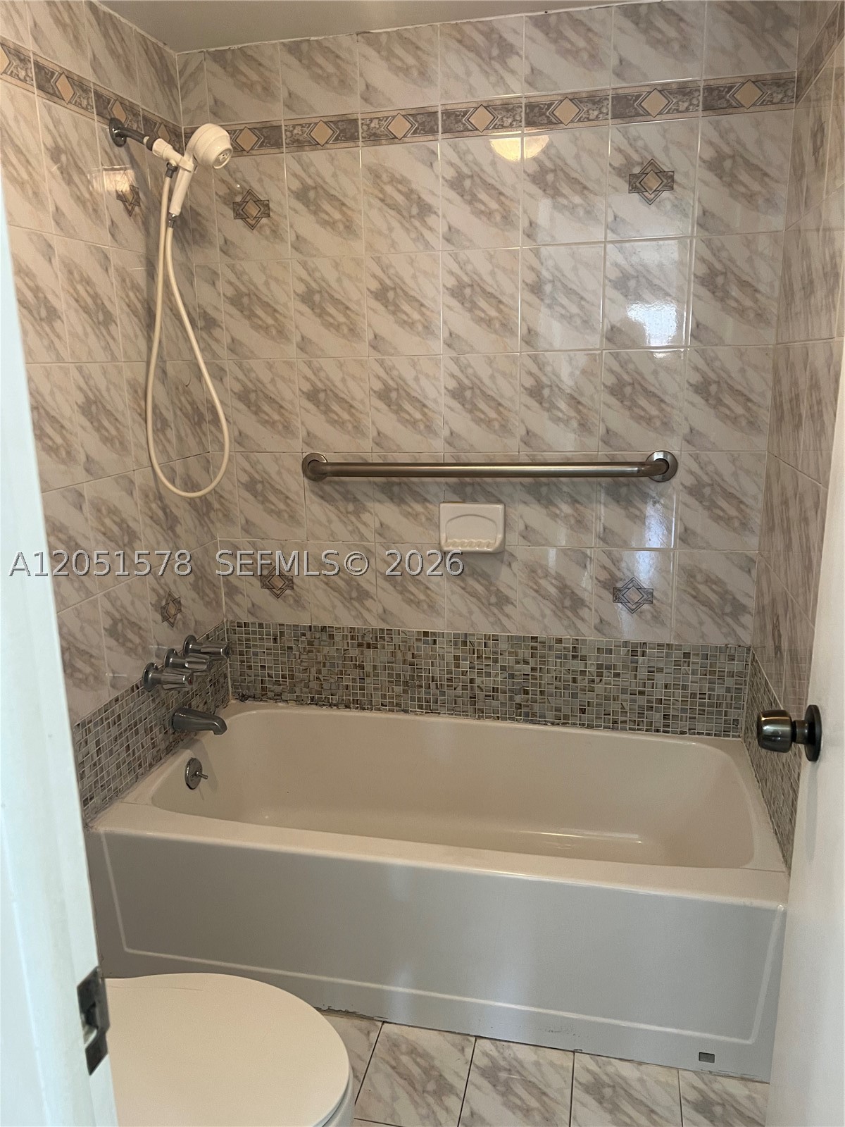 LAGO CONDO - Residential Lease