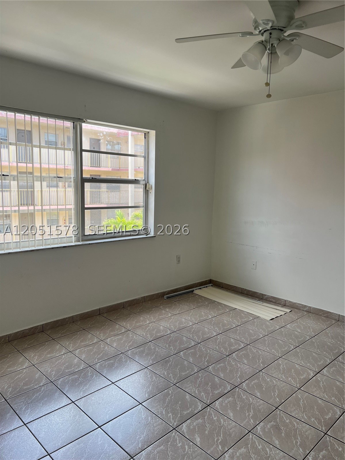 CENTRALY located unit close to palmetto Xpress and 836. Bright and cozy . Large bedroom, walking closet and updated kitchen. low density building.
Flagler only few blocks away with bus stop nearby. 

First Month and deposit only.