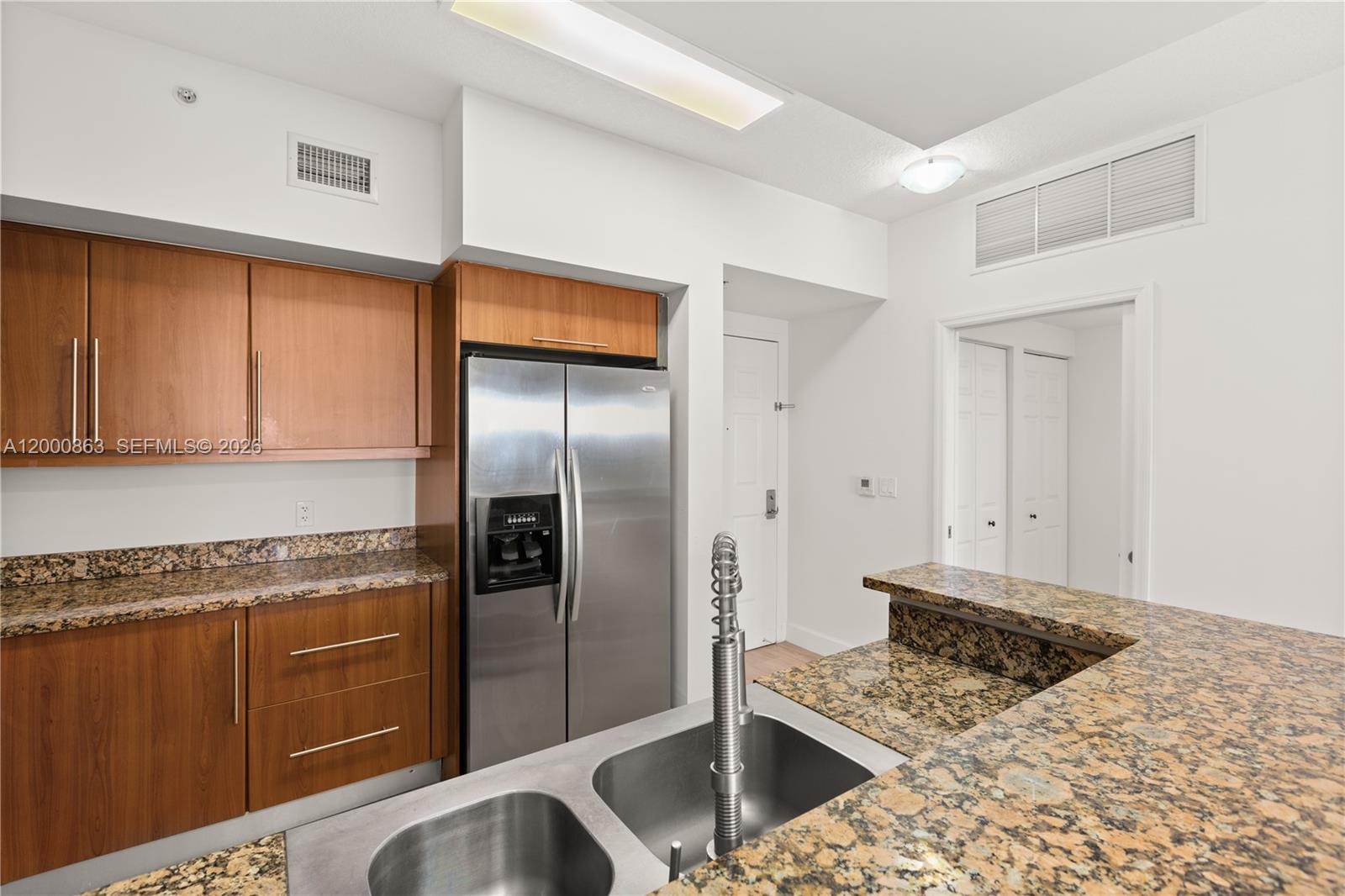 PUERTA DE PALMAS CONDO - Residential