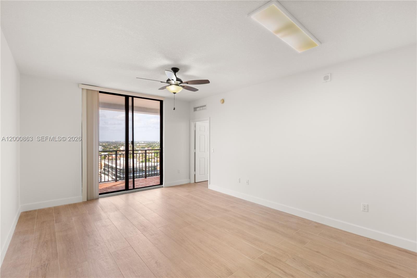 PUERTA DE PALMAS CONDO - Residential