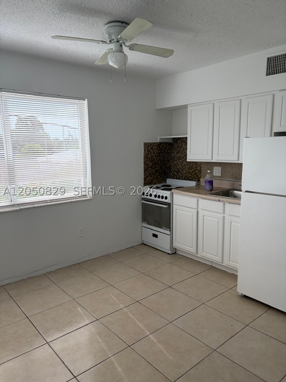 BOULEVARD GARDENS 28-6B - Residential Lease