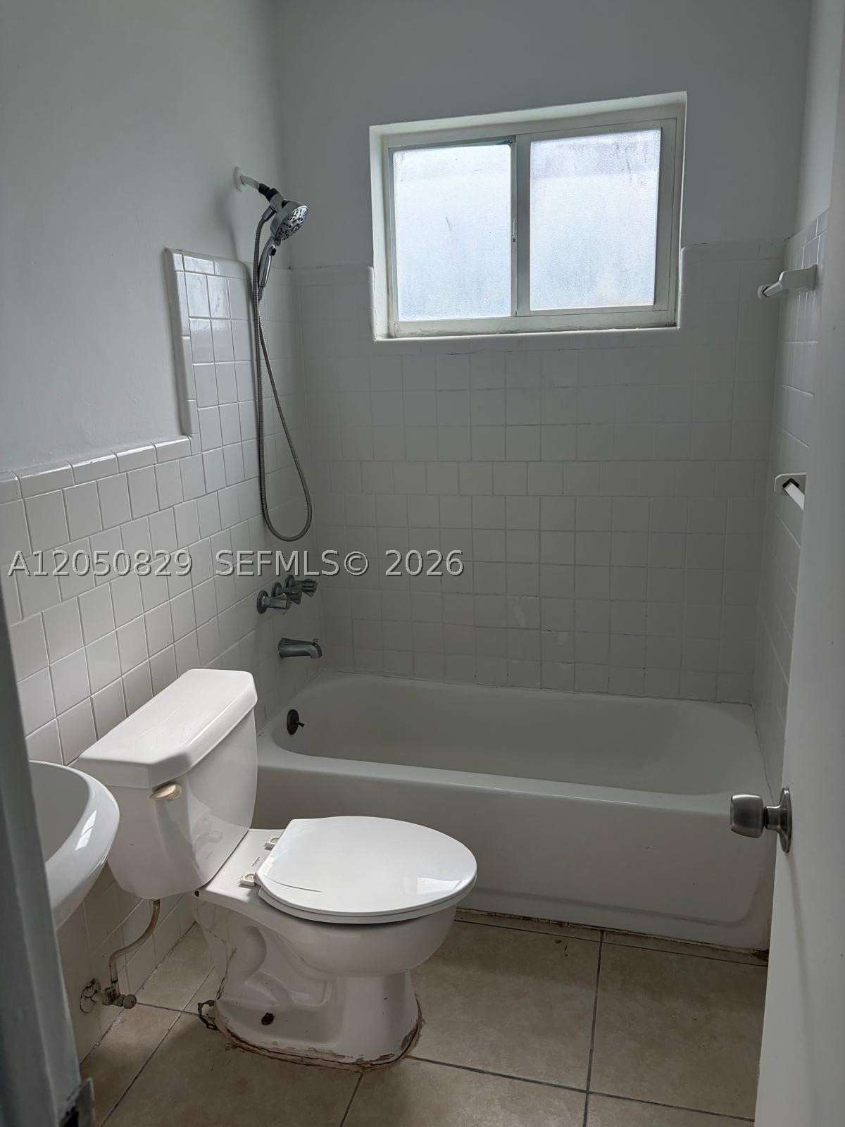 BOULEVARD GARDENS 28-6B - Residential Lease