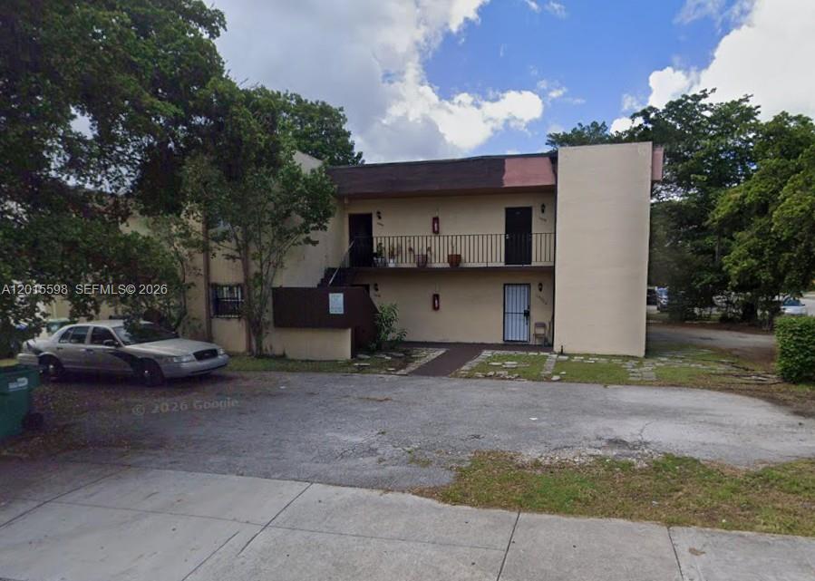 2 bedrooms and 2 bathrooms in 905 total s/f.